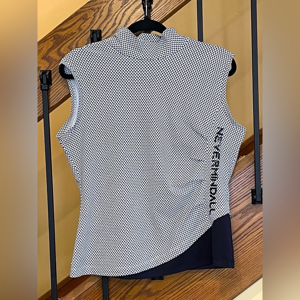Nevermindall Mock Neck Sleevless Golf Shirt logo Front Blk & white SZ. Large